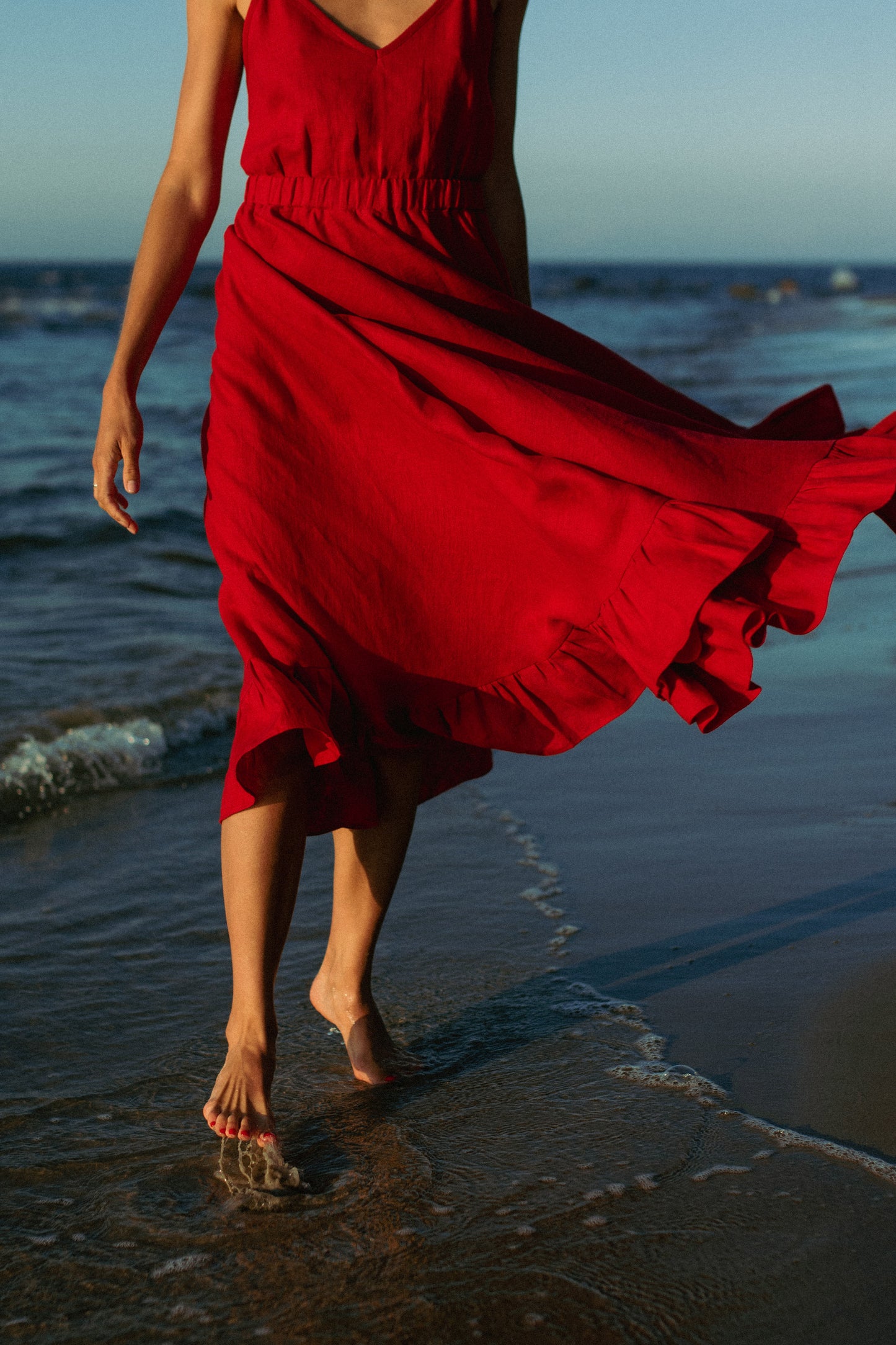 ARIELLE LINEN MAXI DRESS WITH OPEN BACK - RED