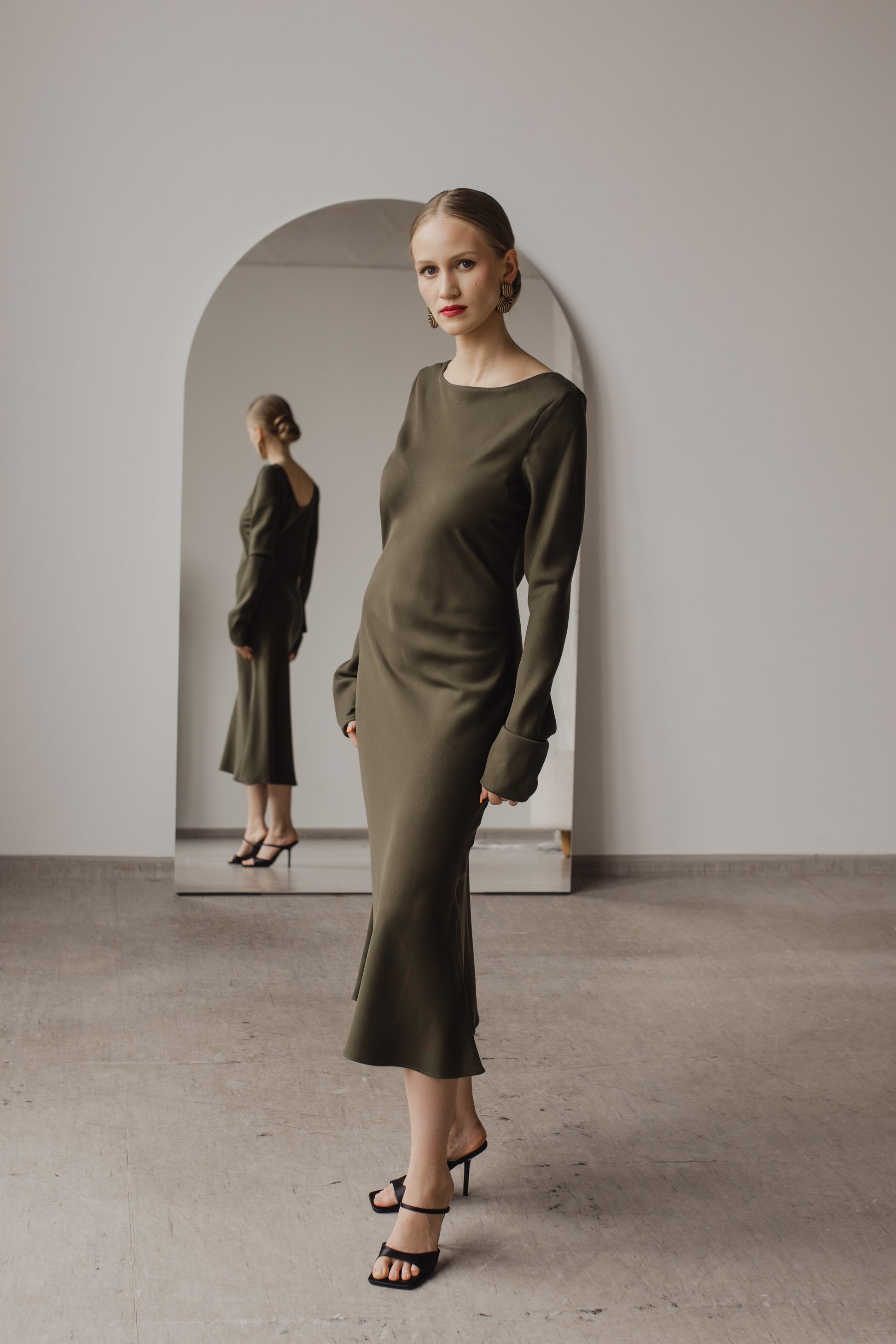 FLORENCE BIAS CUT TENCEL MIDI DRESS WITH SLEEVES - KHAKI Birds of Milla FLORENCE BIAS CUT TENCEL MIDI DRESS WITH SLEEVES - KHAKI Birds of Milla