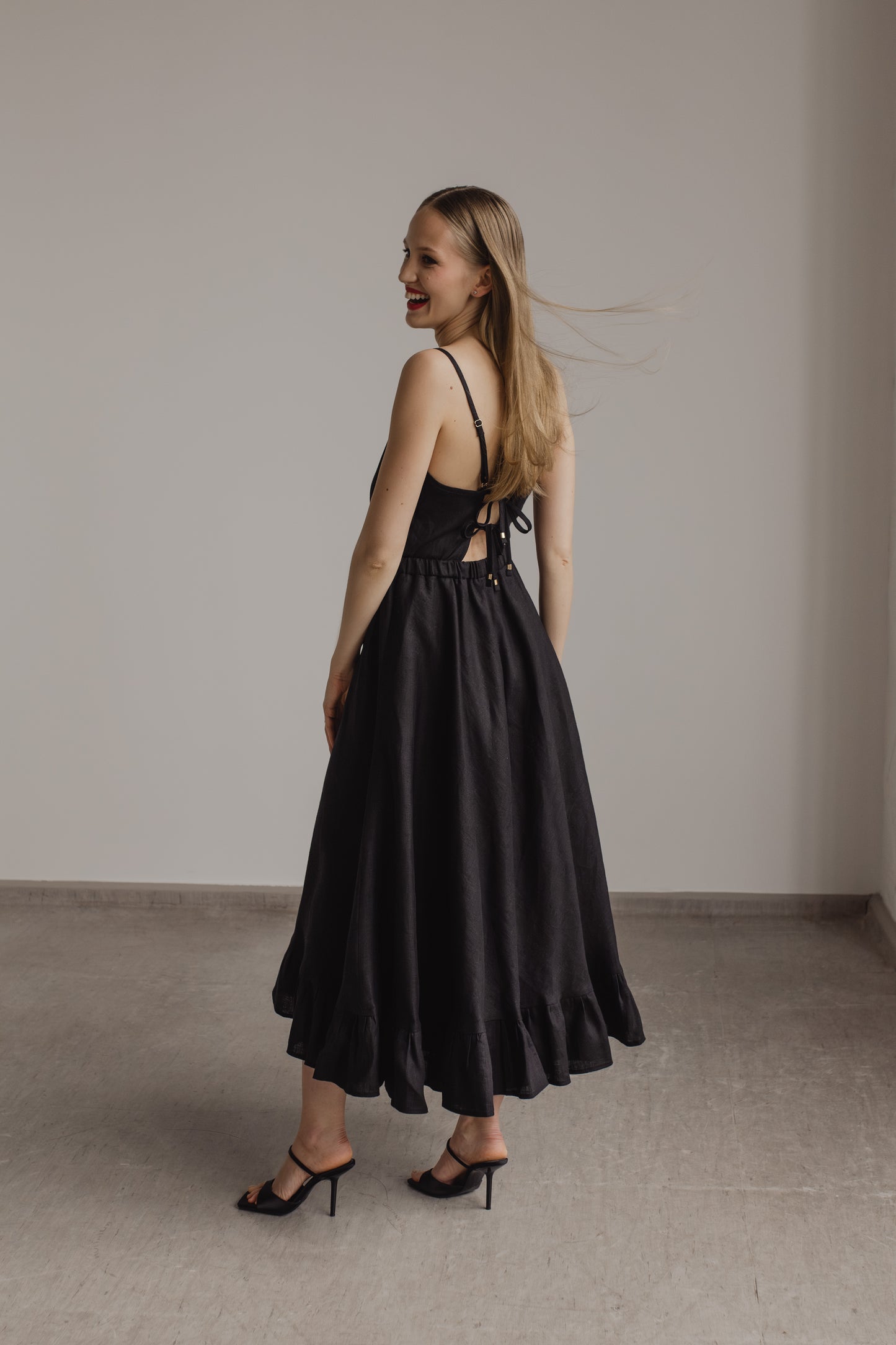 ARIELLE LINEN MAXI DRESS WITH OPEN BACK - BLACK