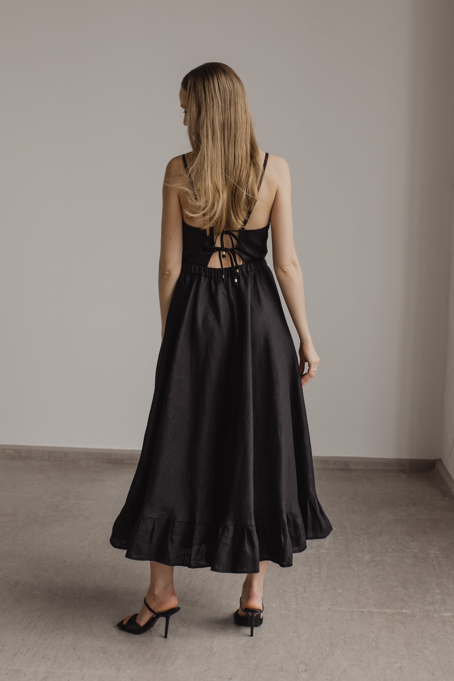 ARIELLE LINEN MAXI DRESS WITH OPEN BACK - BLACK