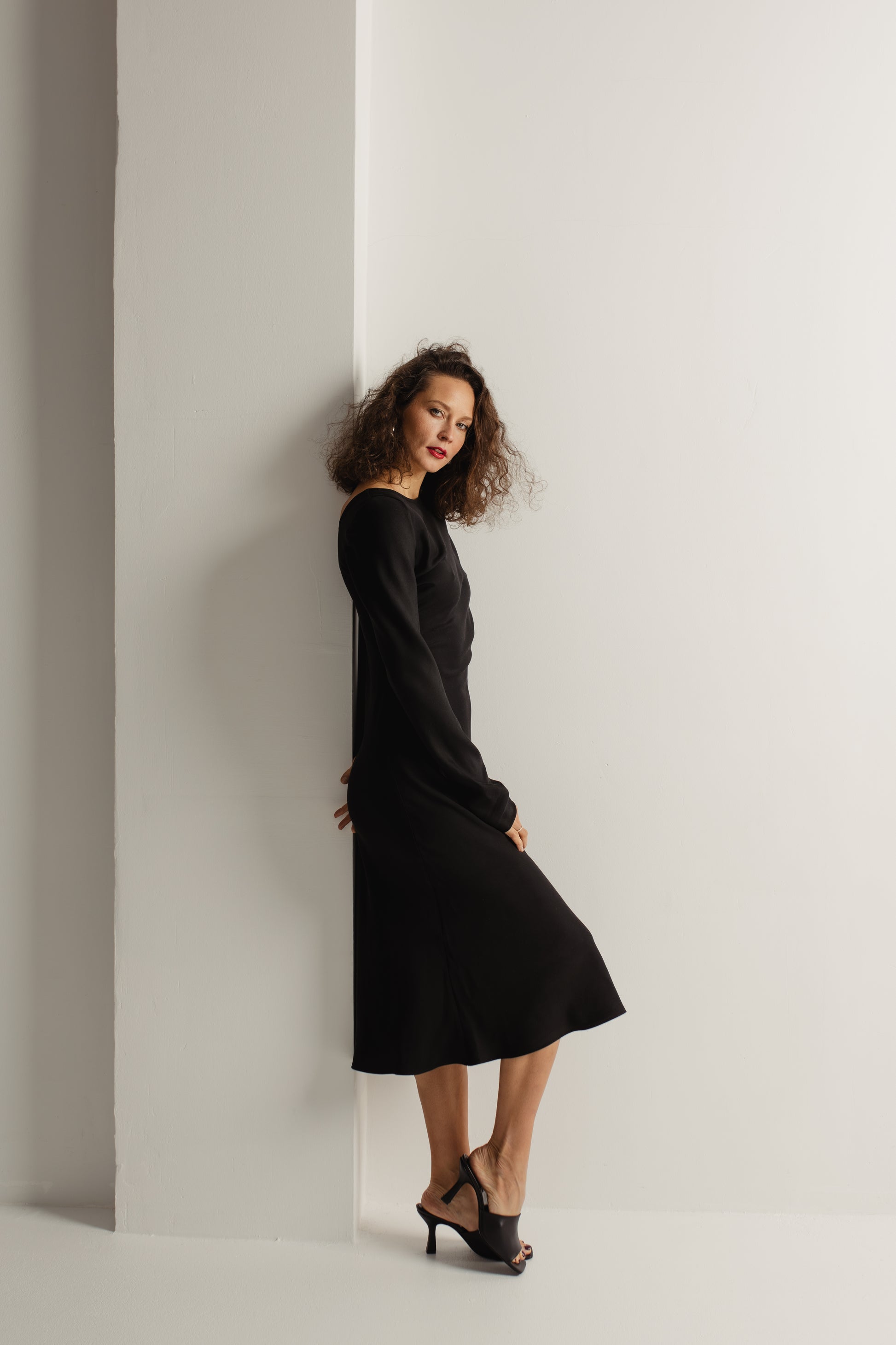 FLORENCE BIAS CUT TENCEL MIDI DRESS WITH SLEEVES - BLACK Birds of Milla FLORENCE BIAS CUT TENCEL MIDI DRESS WITH SLEEVES - BLACK Birds of Milla