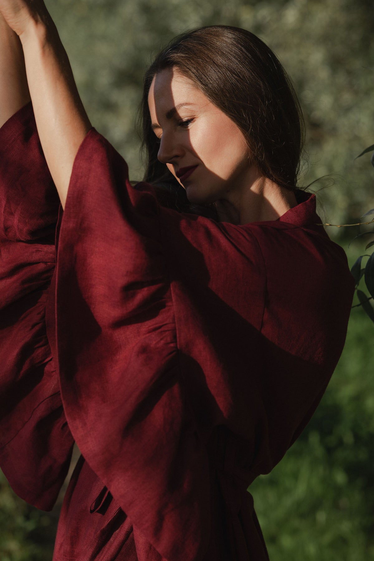 BELLE RUFFLE SLEEVE LINEN MAXI ROBE - BURGUNDY