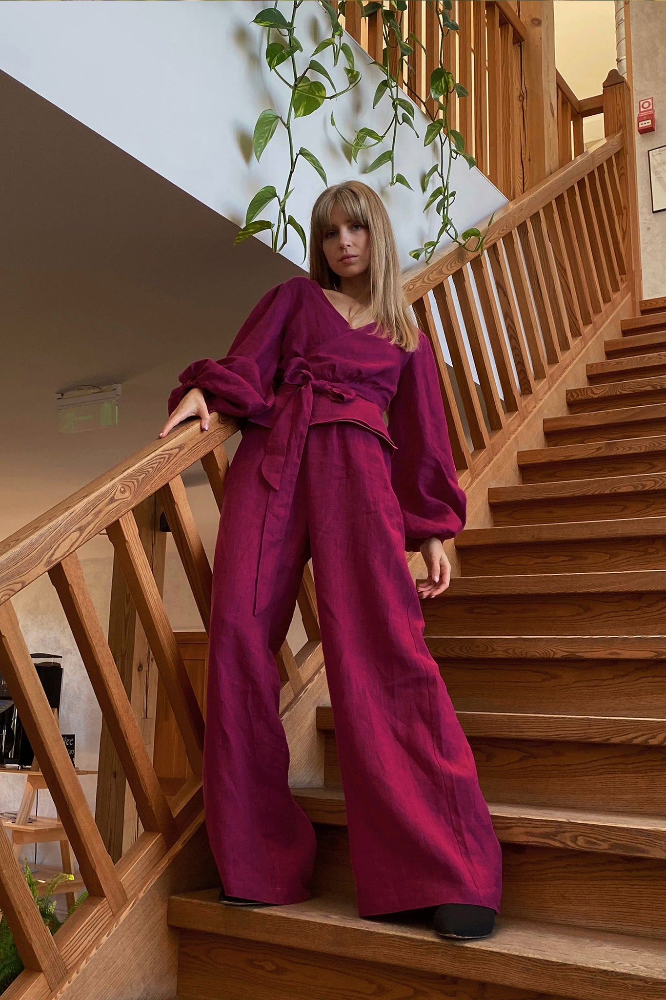 BEATRICE WRAP LINEN LOUNGEWEAR SET WITH VOLUMINOUS SLEEVES - FUCHSIA